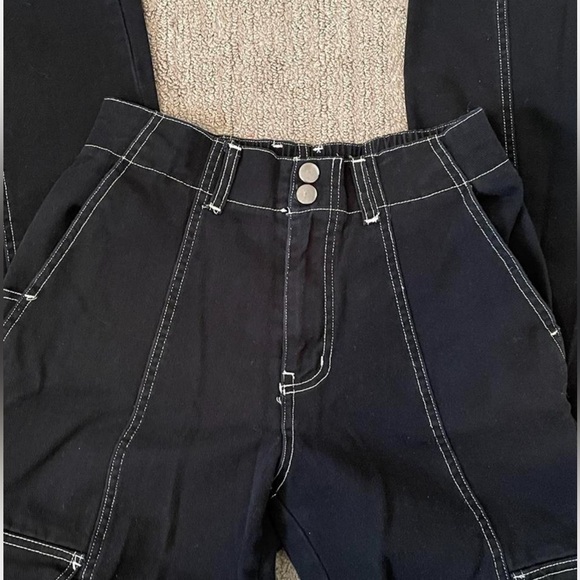 Tilly’s RSQ Black Cargo Pants - Picture 2 of 3